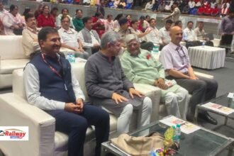 रेलवे ट्रैक की रीढ़ हैं ये कर्मचारी: AIRF ट्रैक मेंटेनर्स सम्मेलन में रेल मंत्री अश्विनी वैष्णव ने दी सुरक्षा और कल्याण की गारंटी