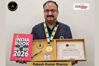 भारतीय रेल के ‘ग्रैंड मास्टर’ बने सेवानिवृत्त स्टेशन प्रबंधक राकेश कुमार शर्मा, 1975 यात्रियों का खोया सामान लौटाया