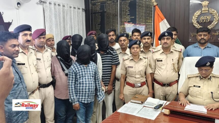 सीतामढ़ी-हावड़ा एक्सप्रेस में ट्रॉली बैग चोरी गैंग का भंडाफोड़, मुजफ्फरपुर रेल पुलिस ने 5 गिरफ्तार किए