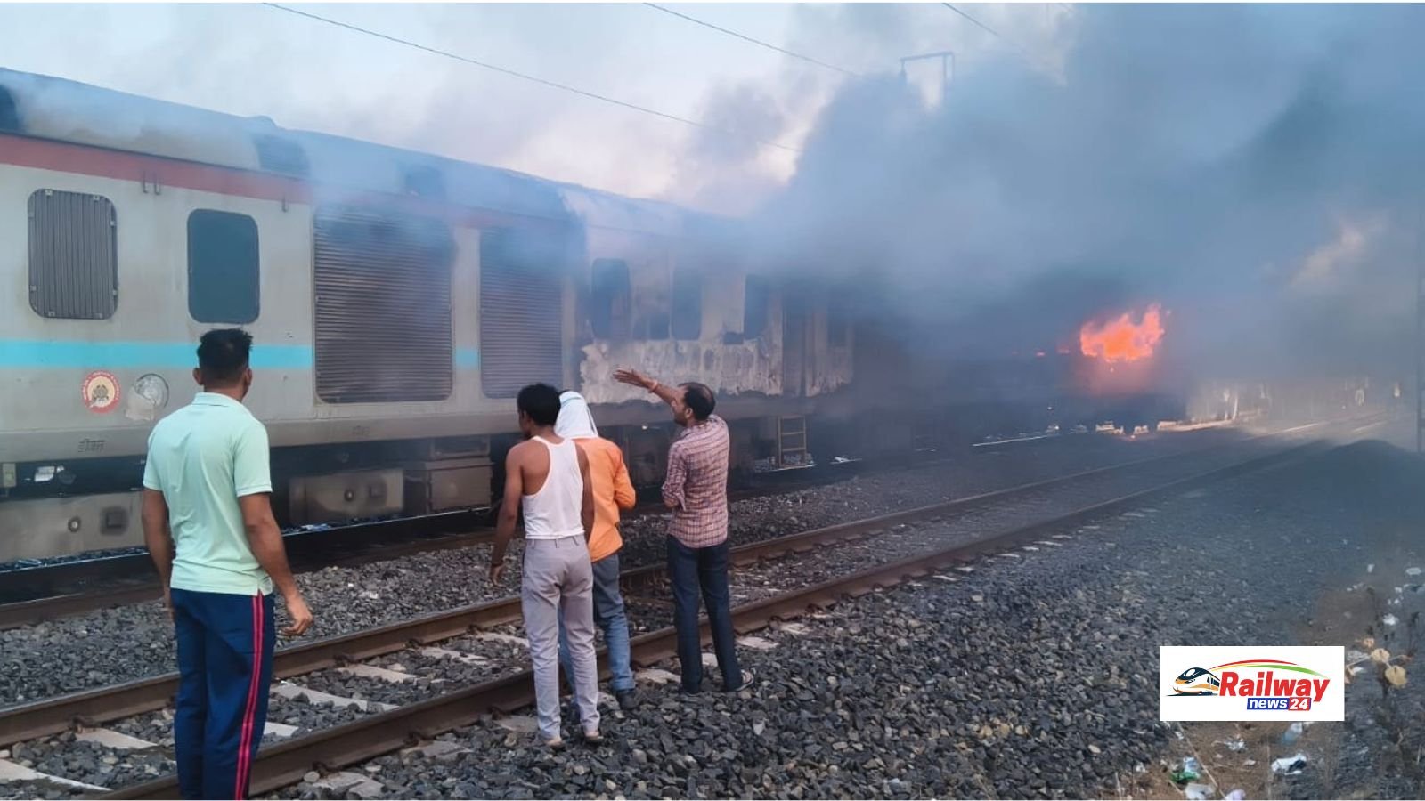 त्रिवेंद्रम-दिल्ली राजधानी एक्सप्रेस में भीषण आग, 68 यात्री सुरक्षित बचाए गए, दिल्ली-मुंबई रूट बाधित