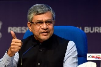 लापरवाही पर रेल मंत्री का स्ट्राइक! 5 बड़े अफसरों को दिया जबरन VRS, जानिए किस नियम के तहत हुई कार्रवाई