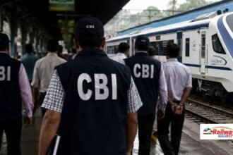 CBI ने 15 लाख की घूस लेते रेलवे के सीनियर सेक्शन इंजीनियर संग डायरेक्टर के बेटे को दबोचा